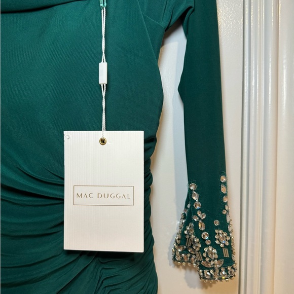 NWT MacDuggal Jewel Cuffed Asymmetrical Long Gown in Emerald Green Size 8 #12231 - Picture 10 of 13